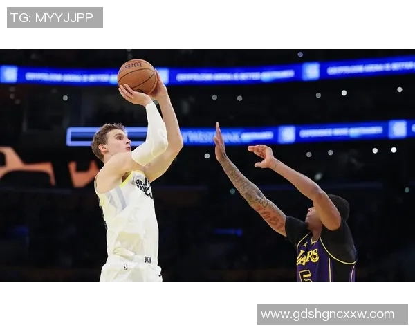 爵士vs湖人前瞻：詹姆斯有望复出迎赛季首秀 马尔卡宁能否继续高分演出